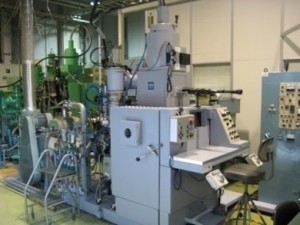 電子ビーム溶接機(高電圧型)／チャンバーサイズ：920×580×575H